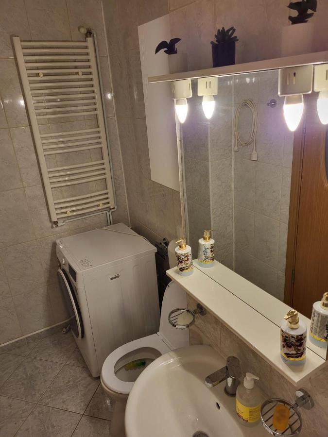 Large And Comfortable Mall Vitan Area Bukarest