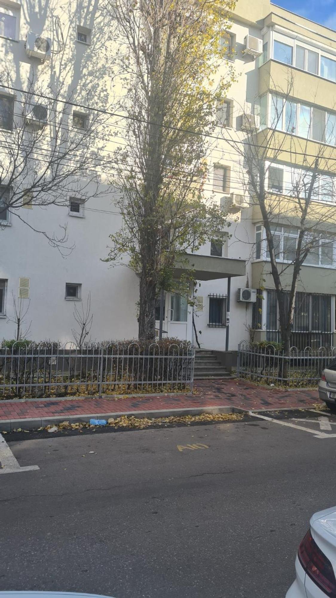 Large And Comfortable Mall Vitan Area Bukarest